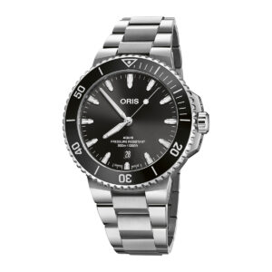 Oris Aquis Date 43.5 mm con esfera negra y brazalete de acero