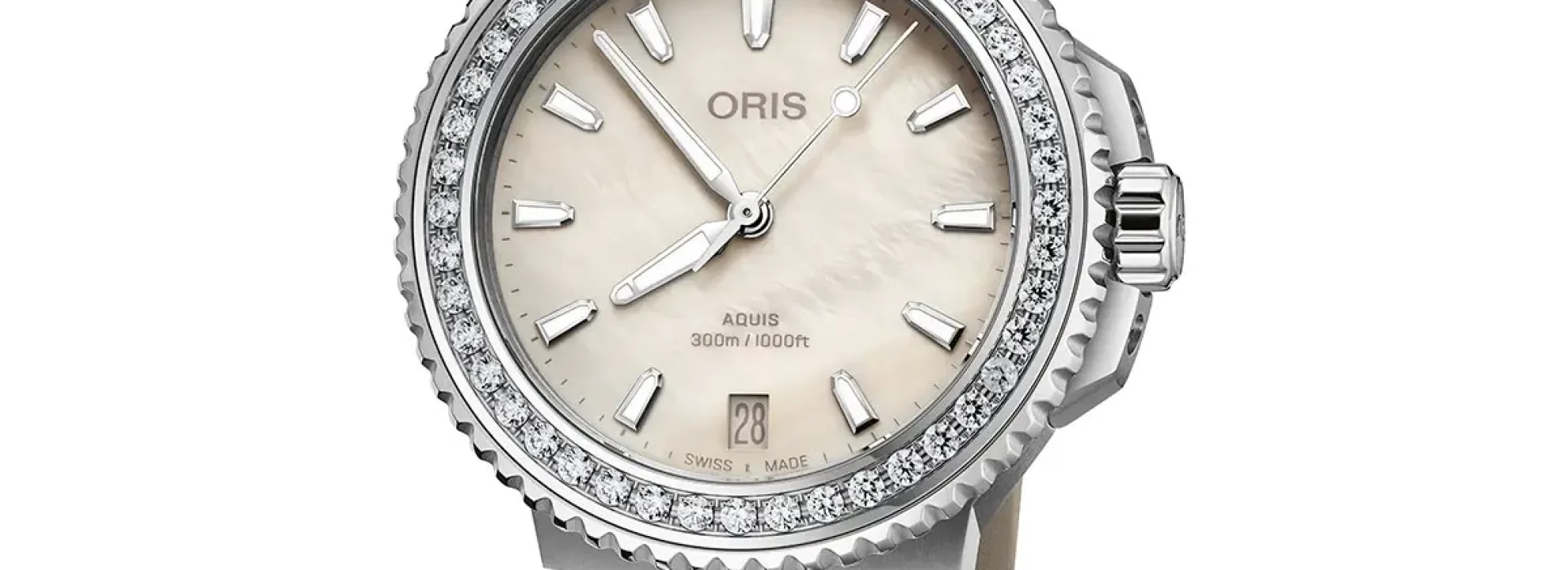 Oris Aquis Date Diamonds con esfera clara y correa de caucho beige